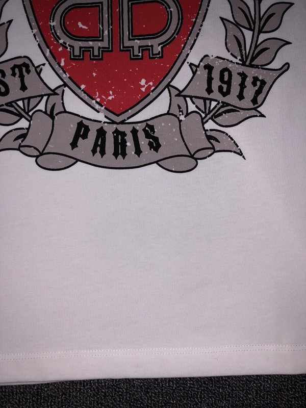 ブランドTシャツ着用イメージ